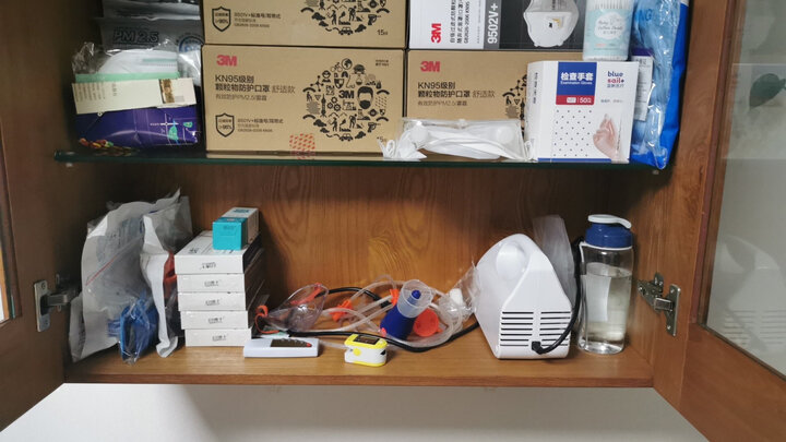 3M 防雾霾防粉尘防花粉防柳絮口罩 KN95 防pm2.5 耳戴式呼吸阀 雾霾口罩9501V (3只/包) 晒单图