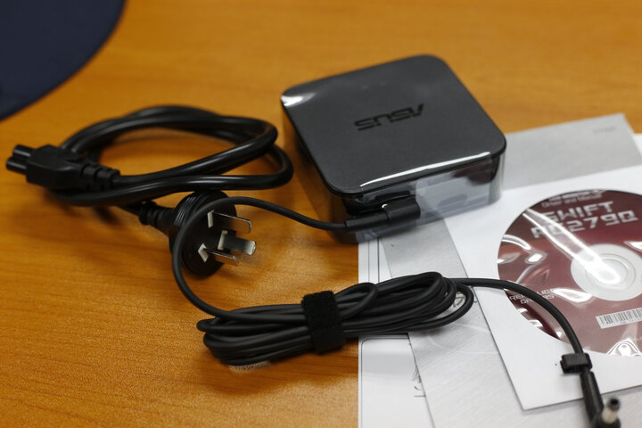 华硕(ASUS) ROG玩家国度 PG27VQ 27英寸显示屏 165HZ1800R曲率 2K G-Sync旋转升降电竞液晶显示器(HDMI/DP) 晒单图