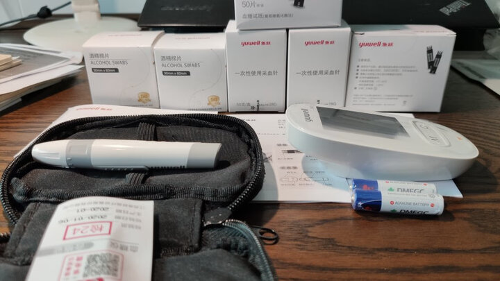 鱼跃(YUWELL)血糖试纸 适用于580/590型血糖仪100片试纸+100支针 瓶装家用 晒单图