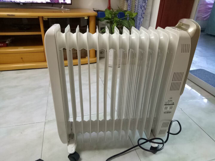 艾美特（Airmate）取暖器/家用电暖器/电暖气 13片速热电热油汀 HU1326-W 晒单图