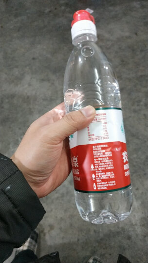 农夫山泉 饮用水 饮用天然水750ml运动盖 1*15瓶 整箱装 晒单图