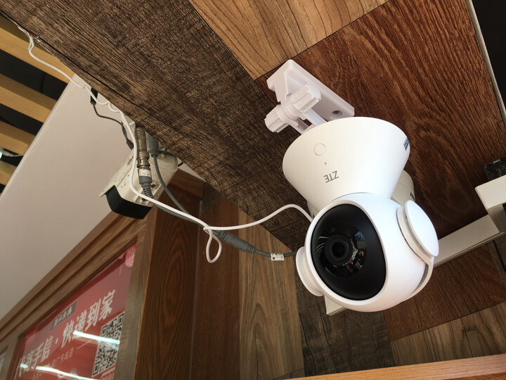 华为智选小豚当家4K室外摄像头震慑来袭看护家居安全的新标杆！