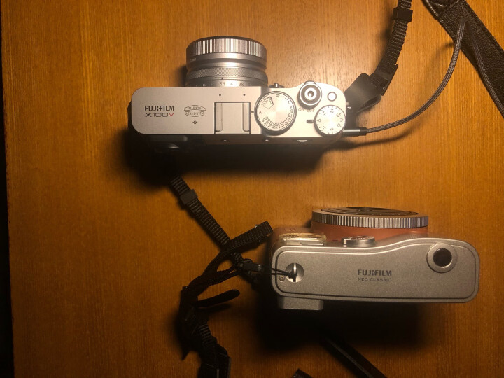 富士（FUJIFILM）X100F 数码相机 旁轴 2430万像素 WIFI 混合取景器 复古 人文扫街 银色 晒单图