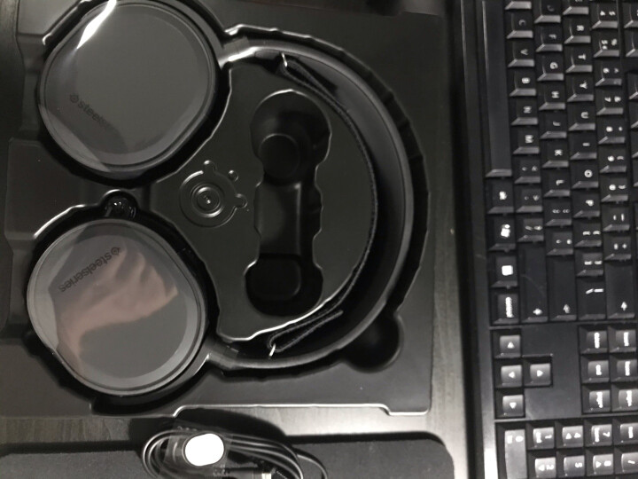赛睿（SteelSeries）Arctis 寒冰 5 电脑电竞耳机 RGB灯光 魔兽怀旧开服耳机  舒耳游戏耳机耳麦 白色 晒单图