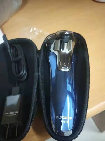 飞科(FLYCO) 男士电动剃须刀 全身水洗干湿双剃刮胡刀 1小时快充60分钟续航 FS339 晒单图