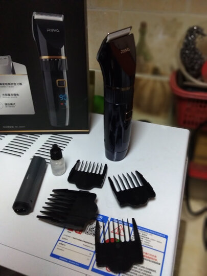 雷瓦(RIWA) 理发器电推剪 大容量锂电成人儿童电动理发剪 专业电动婴儿剃头电推子 X9 晒单图