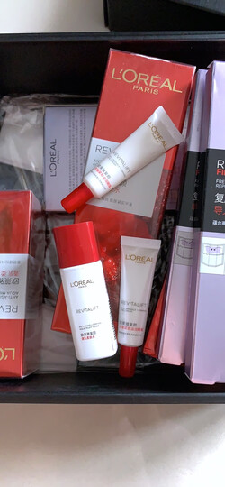 欧莱雅(LOREAL)复颜抗皱紧致水乳护肤套装礼盒(化妆品套装 柔肤水+乳液 赠乳液+柔肤水 随机发) 晒单图