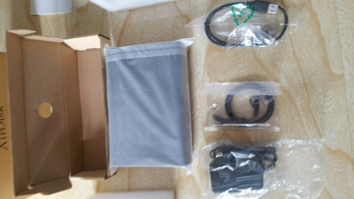 AirDisk存宝Q3C网络移动硬盘盒照片存储移动备份盘家用NAS家庭文件服务器私有云手机云盘网盘 黑色 2TB 晒单图