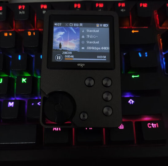 爱国者(aigo)mp3播放器 MP3-105 hifi播放器 高清无损音乐播放器 便携随身听 8G内存 可插卡 灰色黑键 晒单图
