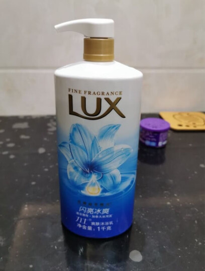 力士(LUX)沐浴露 闪亮冰爽 爽肤沐浴乳750g(新老包装随机发货) 晒单图
