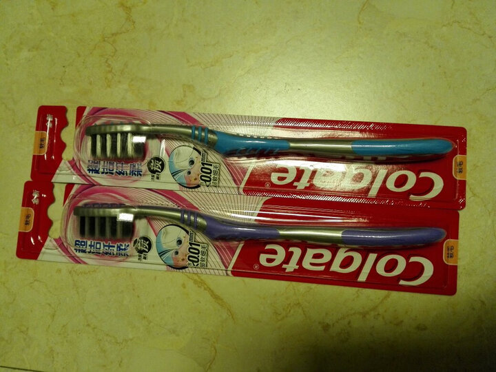 高露洁(Colgate) 纤柔备长炭 牙刷 ×8 (新老包装随机发放) 晒单图