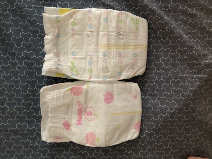 好奇Huggies铂金装纸尿裤M144片(6-11kg)中号婴儿尿不湿裸感夏日超薄透气新老随机发货 晒单图