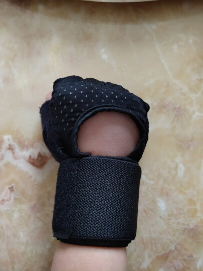 曼迪卡威健身手套男女运动手套拉单杠器械训练引体向上撸铁耐磨防滑半指护具加长护腕 粉色女款M号 晒单图