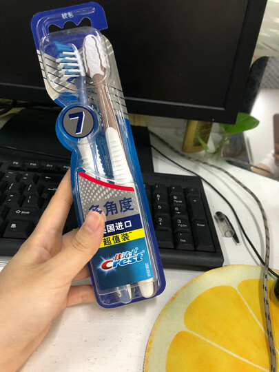 佳洁士(Crest) 3D炫白 亮白抛光软毛牙刷两只装(去渍+抛光双重刷毛 新老包装随机发放) 晒单图