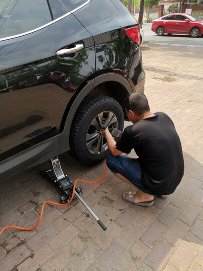 德国马牌(Continental) 轮胎/汽车轮胎235/60R18 103V UC6 SUV FR 适配沃尔沃XC60/XC90/路虎神行者2/传祺GS8 晒单图