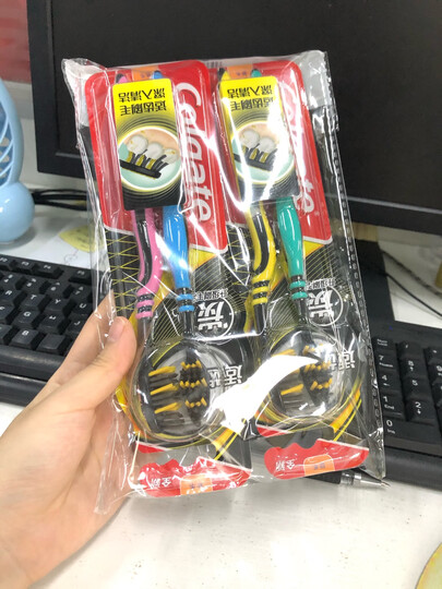 高露洁(Colgate)牙刷360°备长炭 细丝双重螺旋毛牙刷×2 (软毛细毛 齿缝去渍深洁) 晒单图