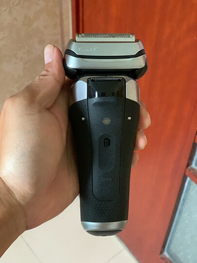 博朗(BRAUN)电动剃须刀全身水洗往复式刮胡刀德国整机进口四刀头9系9290cc智能声波科技 晒单图