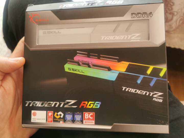 芝奇（G.SKILL）8GB 3000频率 DDR4 台式机内存条 幻光戟RGB灯条(C16) 晒单图