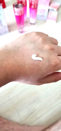 韩束 耀鲜养红石榴鲜活水盈眼霜15g(保湿补水 改善黑眼圈 改善眼袋细纹 细滑眼周) 晒单图