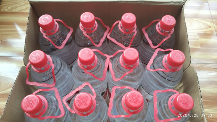 农夫山泉 饮用水 饮用天然水1.5L 1*12瓶 整箱装 晒单图