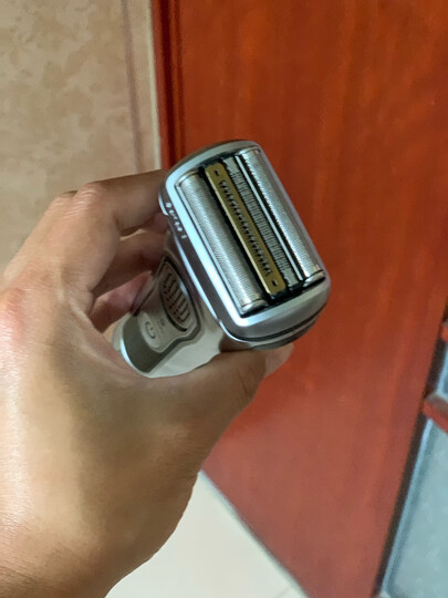 博朗(BRAUN)电动剃须刀全身水洗往复式刮胡刀德国整机进口四刀头9系9290cc智能声波科技 晒单图