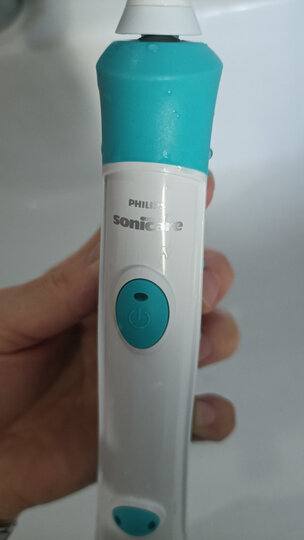 飞利浦(PHILIPS) 电动牙刷 儿童声波震动(自带刷头*2)（标准/迷你刷头随机发货） HX6312/05 晒单图