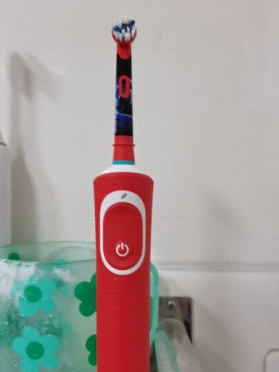 欧乐B儿童电动牙刷头 3支装 适用D100K,D12儿童电动牙刷小圆头牙刷(疯狂赛车图案 款式随机)EB10-3K 德国进口 晒单图