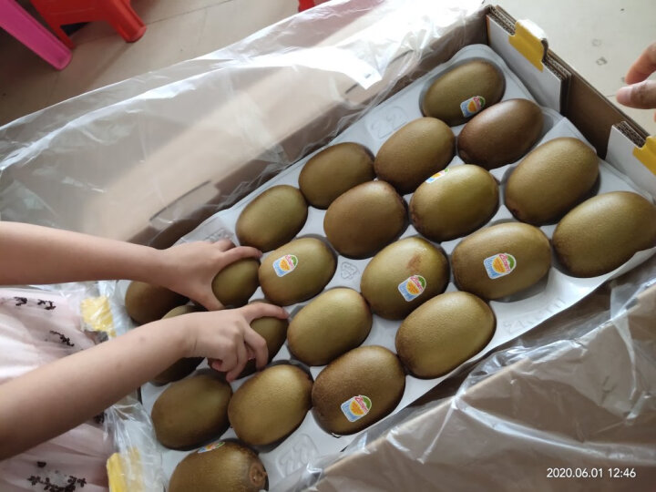 佳沛（zespri）新西兰阳光金奇异果巨大果22个原箱装单果重约141-174g 中秋礼盒 晒单图