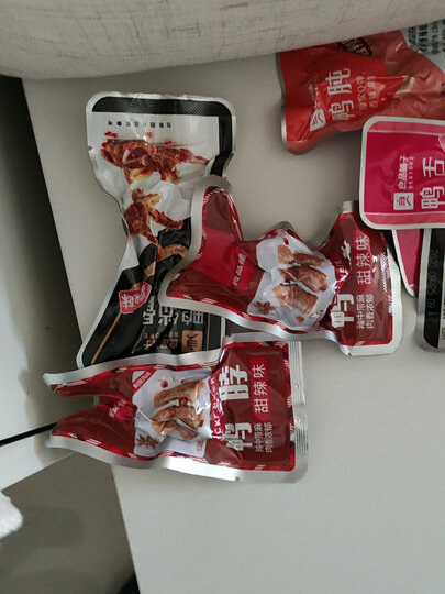 良品铺子 纯鸭肉零食大礼包 鸭脖鸭掌鸭舌肉干肉脯休闲零食小吃一整箱送女友亲朋鸭货礼盒礼品490g 晒单图