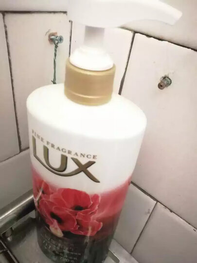 力士(LUX)沐浴露 闪亮冰爽 爽肤沐浴乳720g(新老包装随机发货) 晒单图