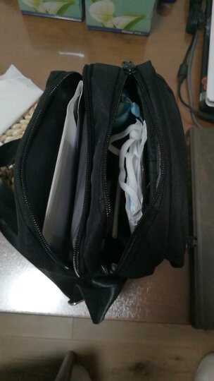 victoriatourist维多利亚旅行者 休闲商务ipad平板电脑包运动休闲单肩包男 斜跨包V3002黑加绿 晒单图