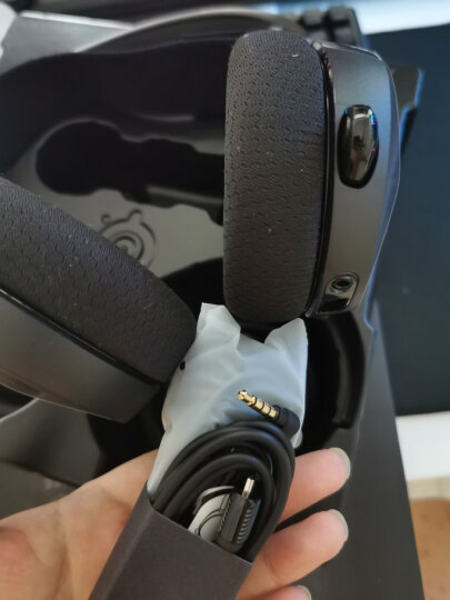 赛睿（SteelSeries）Arctis 寒冰 5 电脑电竞耳机 RGB灯光 魔兽怀旧开服耳机  舒耳游戏耳机耳麦 白色 晒单图