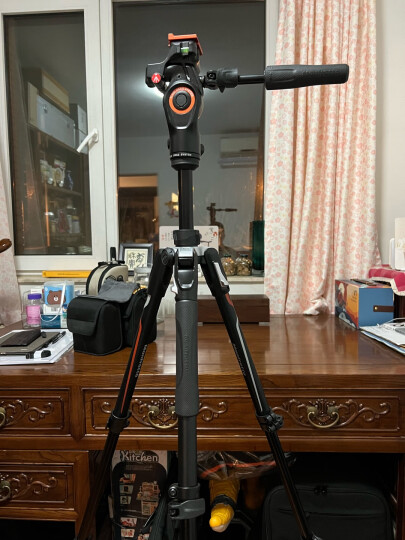 曼富图（Manfrotto）Befree 铝合金四节旋锁三脚架液压云台套装单反 承重4kg MVKBFRT-LIVE （含Befree Live液压云台） 晒单图