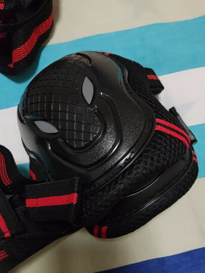 TROLO 轮滑护具 护膝盖护肘手六件套 滑板成人溜冰鞋滑冰全套护具套装 护具 均码(约80-160斤) 晒单图