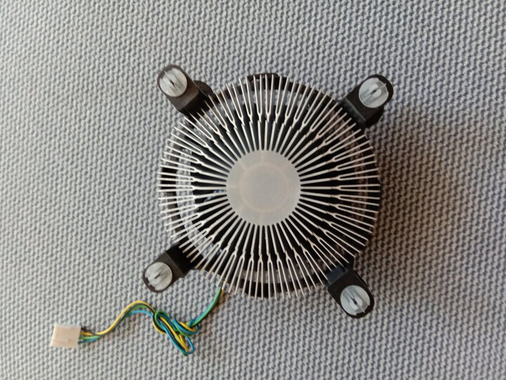 九州风神(DEEPCOOL) 玄冰400 CPU散热器(多平台/支持AM4/4热管/智能温控/发蓝光/12CM风扇/附带硅脂) 晒单图