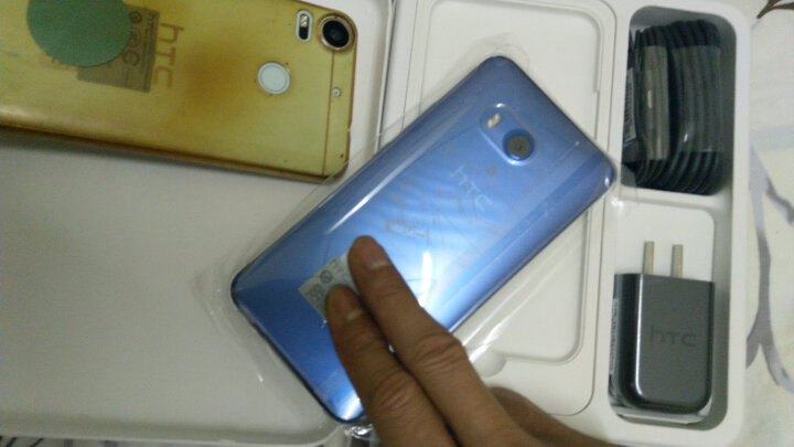 HTC U11 远望蓝 6GB+128GB  移动联通电信全网通 双卡双待 晒单图