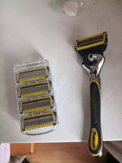 吉列(Gillette) 剃须刀刮胡刀手动 锋隐致护5层超薄刀片(1刀架1刀头) 晒单图