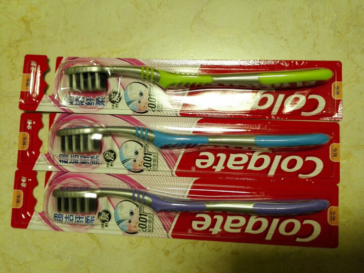 高露洁(Colgate) 纤柔备长炭 牙刷 ×8 (新老包装随机发放) 晒单图