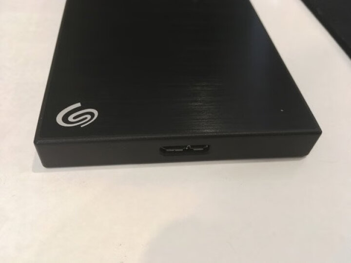 希捷(Seagate)2TB USB3.0移动硬盘 睿致系列 (免费数据救援 9.6mm轻薄便携 高速传输 金属面板) 金色 晒单图