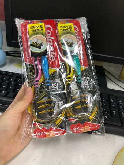 高露洁(Colgate)牙刷360°备长炭 细丝双重螺旋毛牙刷×2 (软毛细毛 齿缝去渍深洁) 晒单图