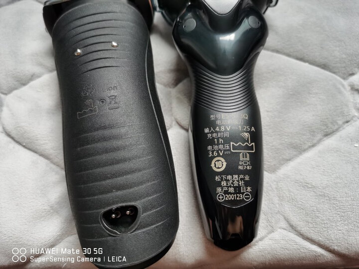 松下(Panasonic)电动剃须刀刮胡刀日本进口智能三刀头低电显示ES-LT2A 晒单图