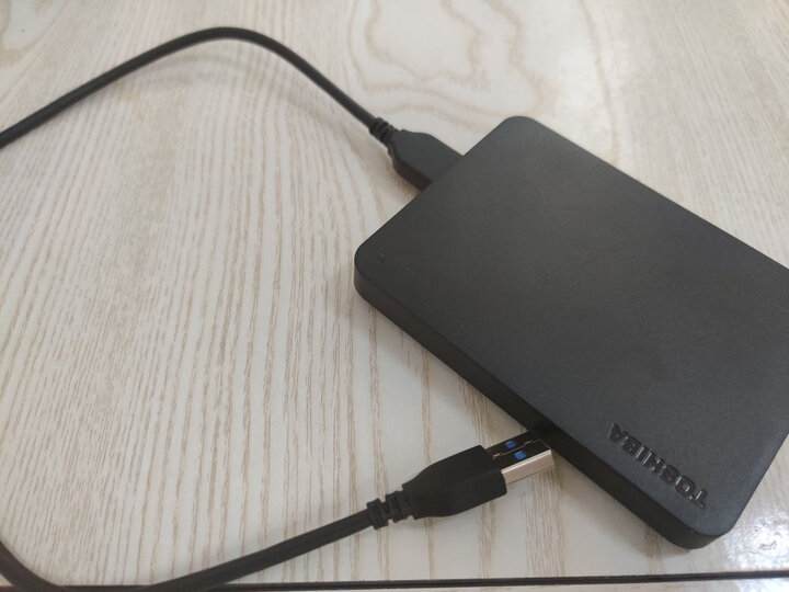 东芝 TOSHIBA Alumy系列 1TB 2.5英寸 USB3.0移动硬盘 尊贵金 晒单图