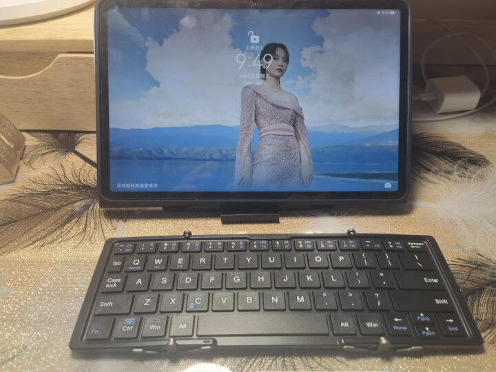 航世（BOW）HB066 键盘 无线蓝牙键盘 办公键盘 折叠便携 64键 手机平板ipad键盘 超薄巧克力按键 白色 晒单图