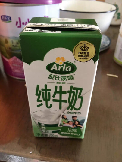 Arla 爱氏晨曦 德国原装进口 营养早餐 健身代餐 3.4g蛋白质 120mg原生高钙 全脂纯牛奶 200ml*24 整箱装 晒单图