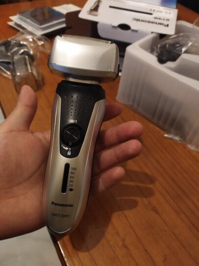 松下Panasonic日本整机进口智能胡须检测刮胡刀电动剃须刀30°Nano抛光3D悬浮三刀头低电显示男士礼物LT2A 晒单图
