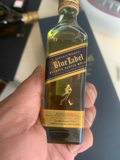 尊尼获加（JOHNNIE WALKER） 宝树行 尊尼获加蓝牌750ml  调配型 苏格兰威士忌原装进口洋酒 晒单图