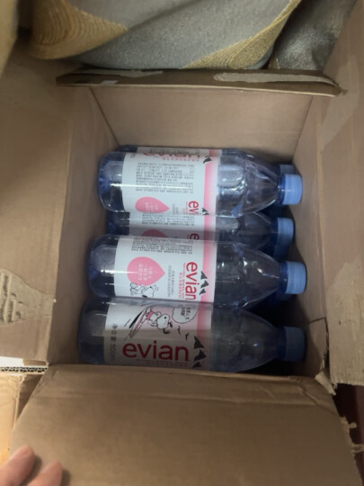 依云（evian）矿泉水 法国原装进口 500ml*24瓶箱装饮用水高端矿泉水天然弱碱水 晒单图