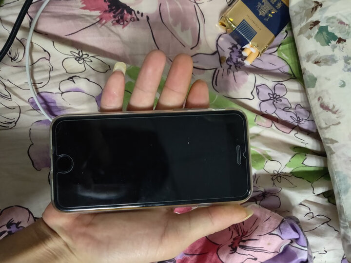 亿色(ESR)苹果7&8 Plus手机壳 iPhone7 plus&8 Plus手机壳 5.5英寸手机套 透明轻薄硅胶防摔软壳 初色零感 黑 晒单图