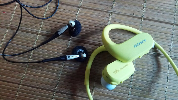 索尼(SONY)NW-WS413防水游泳跑步运动mp3音乐播放器一体耳机 4G(黑色) 晒单图