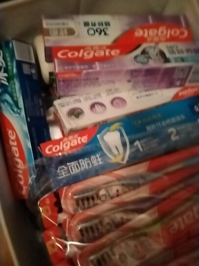 高露洁（Colgate）便携式旅行牙膏牙刷套装 （牙膏40g+护龈牙刷） (颜色包装随机发) 晒单图
